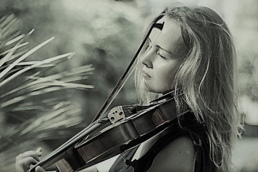 Musicienne professionnelle propose cours de violon, d'alto ou de solfège