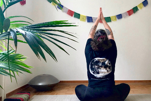 Yoga pour se reconnecter à l'amour et à la lumière